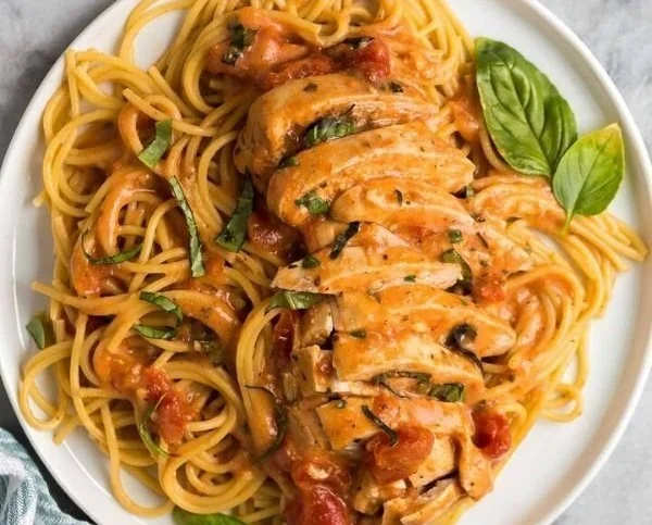 Slow Cooker Creamy Tomato Basil Chicken
