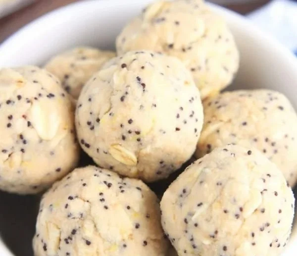 Lemon-infused poppy seed energy bites for a healthy snack